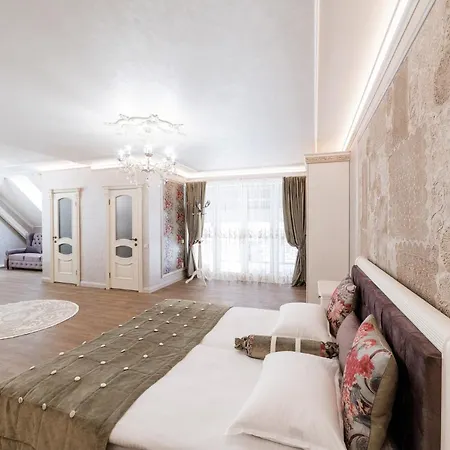 Vip On Duhnovicha Street .free Parking. Uschhorod