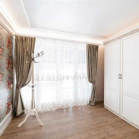 Vip On Duhnovicha Street .free Parking. *