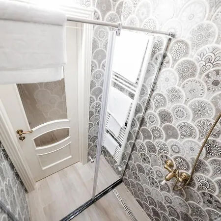 Vip On Duhnovicha Street .free Parking. *