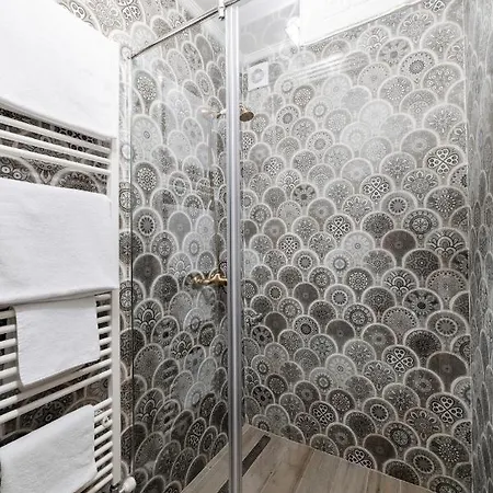 Vip On Duhnovicha Street .free Parking.