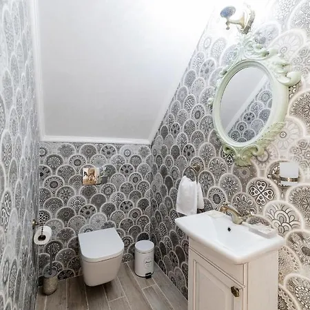 Vip On Duhnovicha Street .free Parking. * Uzjhorod